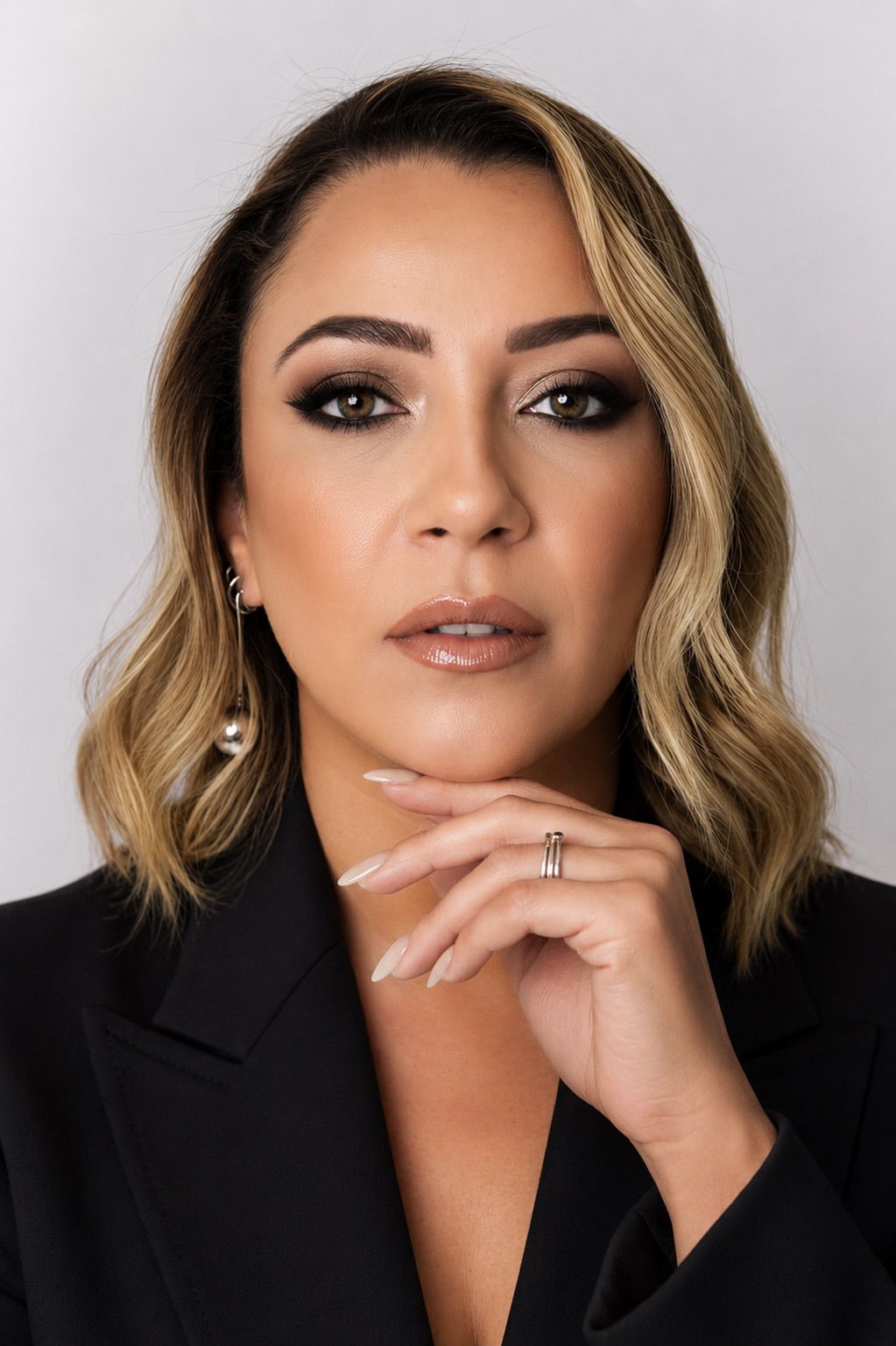 Dra Raquel Brito • Especialista em Estética Regenerativa • Goiânia, Goiás